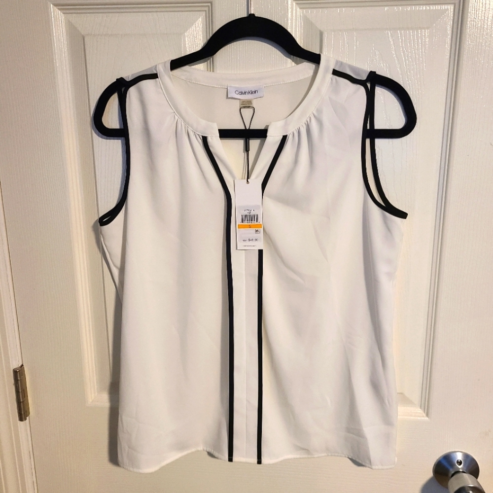 Calvin Klein Women's sleeveless blouse